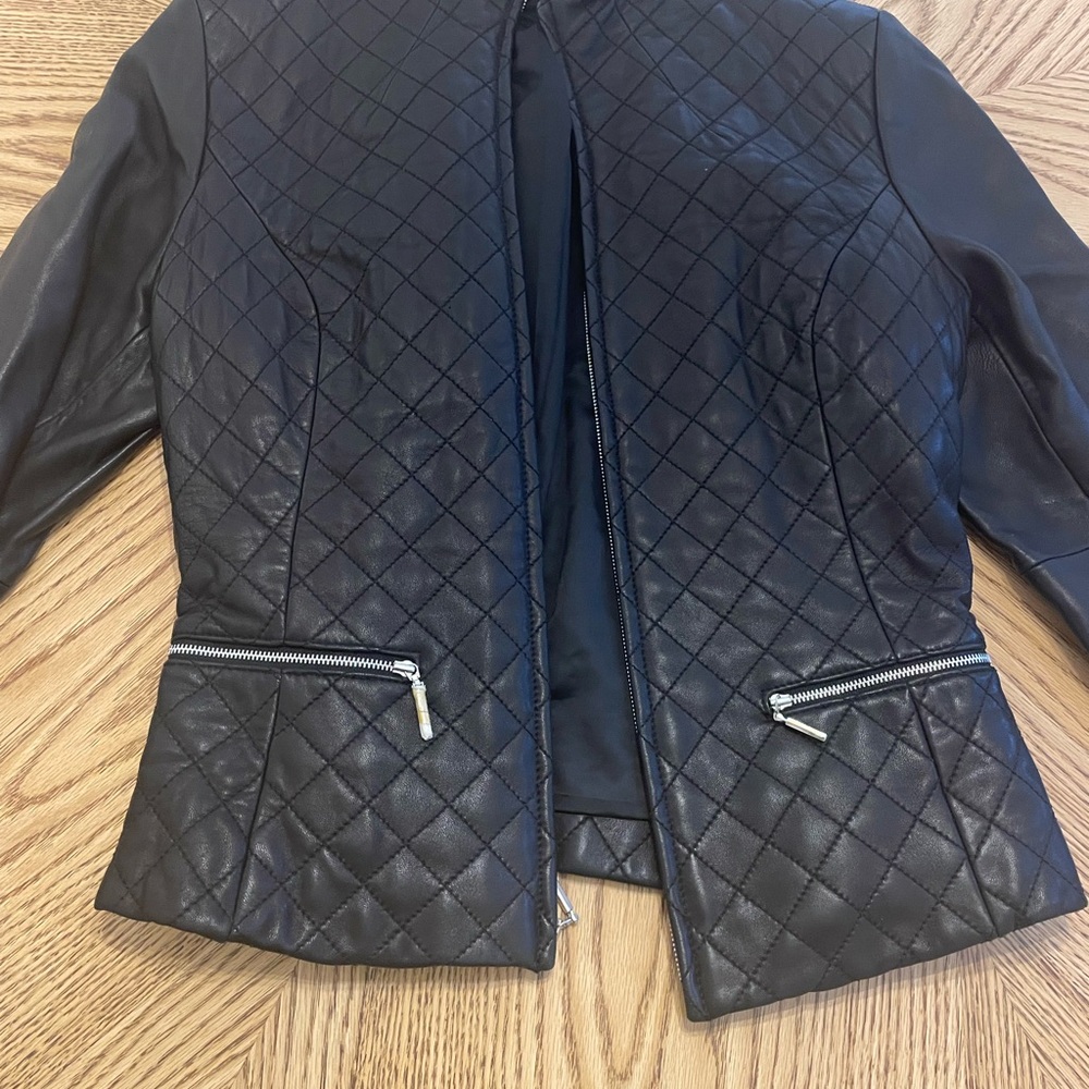 Quilted 100% Real Leather Black Women's Moto Jacket with Zip Pockets - Picture 3 of 6